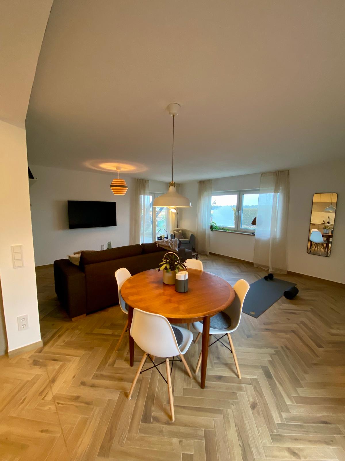 Seenlandstudio Essbereich gedeckter Tisch