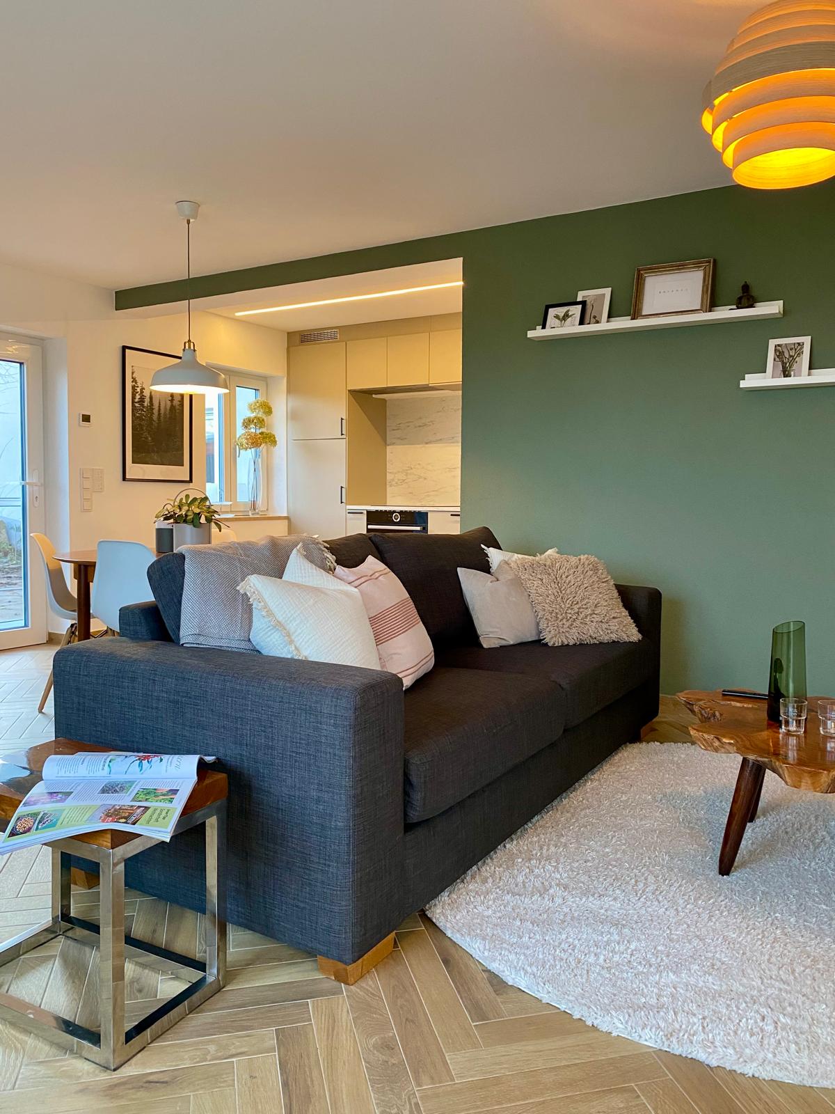 Seenlandstudio Wohnzimmer grüne Wand